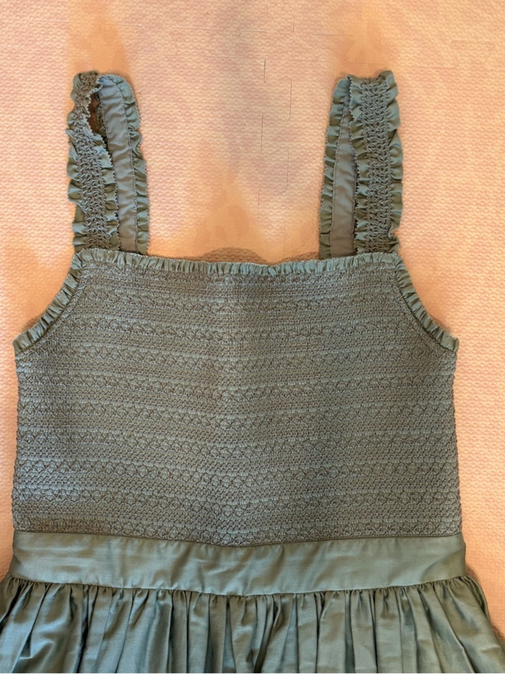 Alice + Olivia Women's Size 8
Barrett Smocked Fit
And Flare Sage Summer Dress - Picture 4 of 9